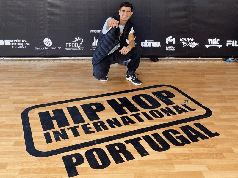 Conheça Henrique Moreira, dançarino de Ilhabela que brilha no cenário internacional da dança e será jurado em competições de Hip Hop.