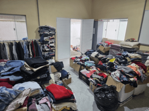 Varal Solidário de Ilhabela oferece roupas gratuitas para a população