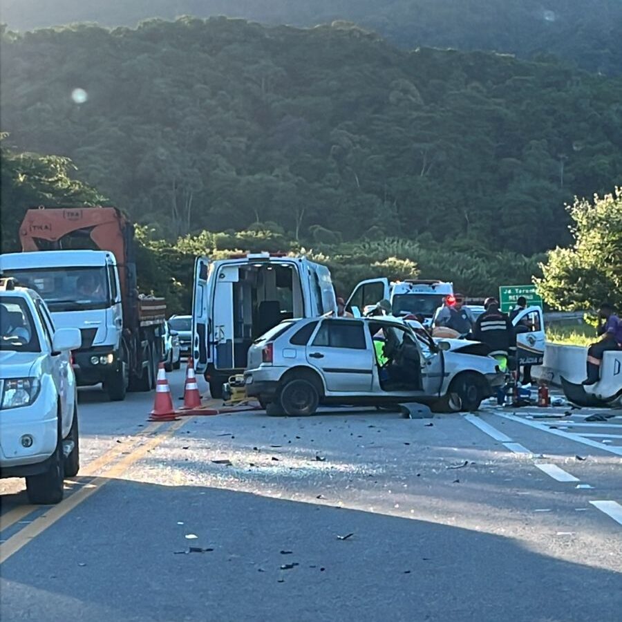 Colisão frontal no Contorno Sul resultou em uma morte e uma ferido. Saiba mais sobre o acidente ocorrido no km 19.