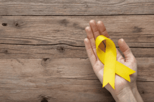 Ilhabela promove campanha de conscientização sobre a endometriose no Março Amarelo