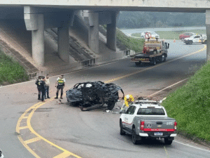 Tragédia na estrada: casal morre e filhos ficam gravemente feridos após acidente em retorno de Ilhabela