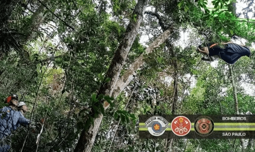 Resgate de piloto de asa delta mobiliza bombeiros em Caraguatatuba