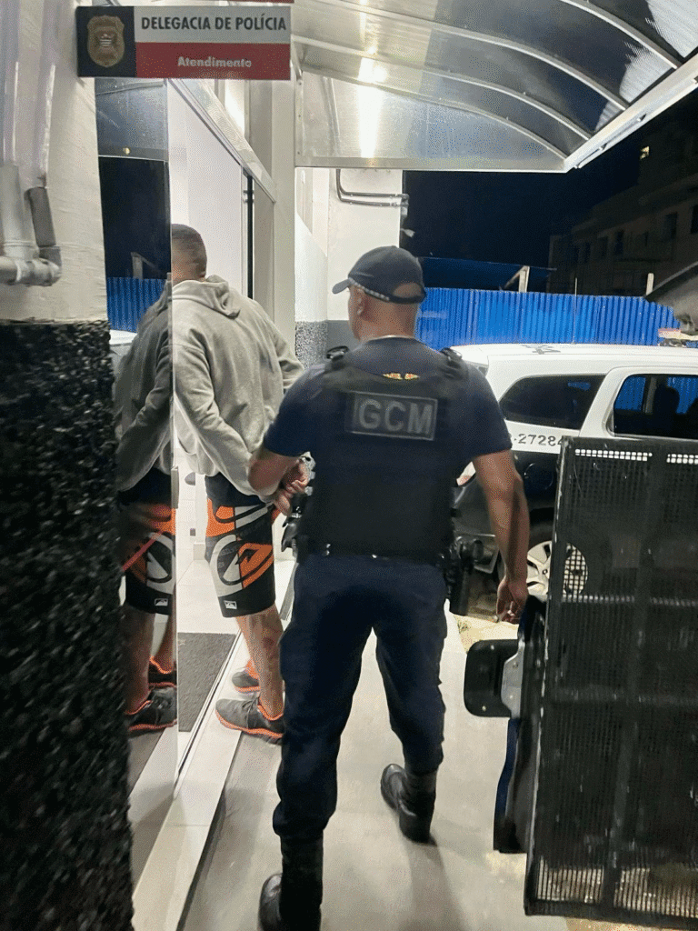 GCM de Caraguatatuba prende dois procurados pela Justiça no fim de semana