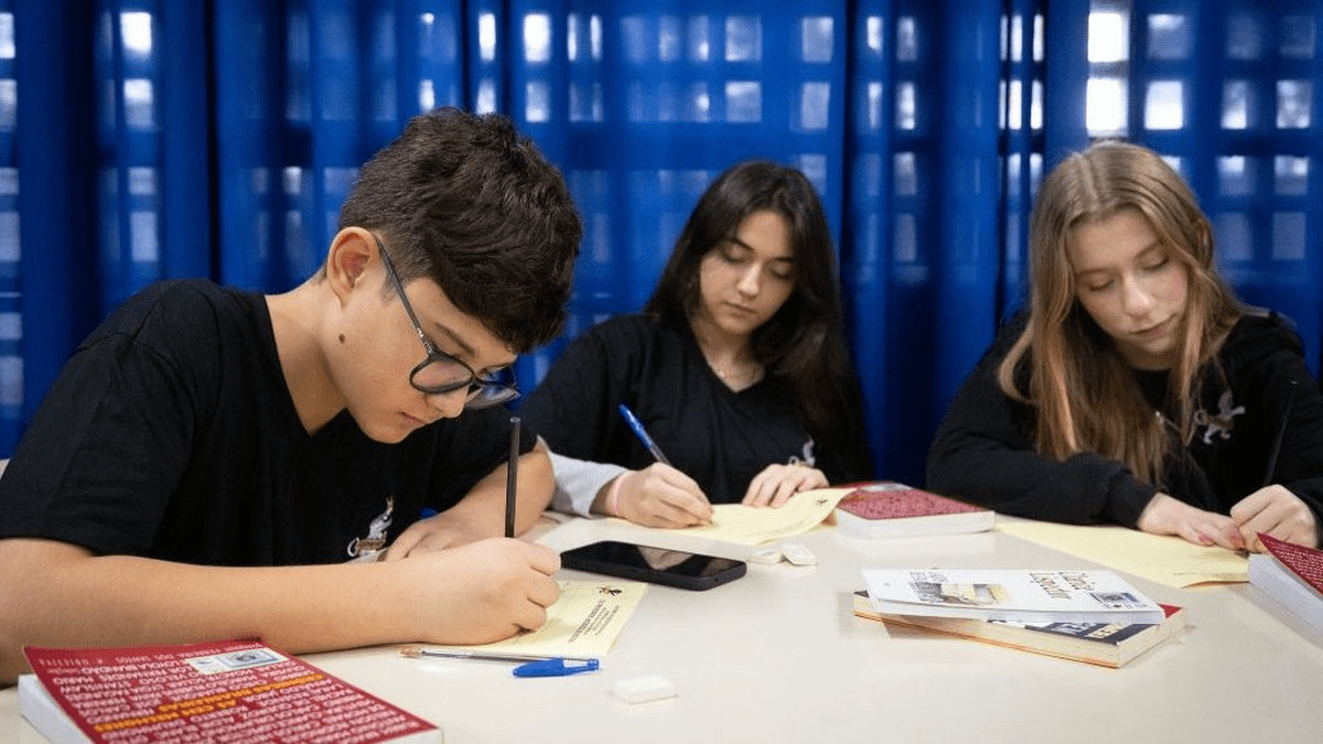 Cinco escolas do Litoral de SP adotarão modelo cívico-militar