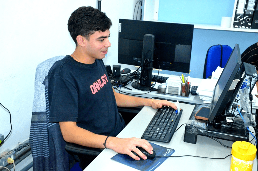 Últimos dias para inscrição no processo seletivo de estagiários da Prefeitura de Caraguatatuba. Veja cursos, bolsas e detalhes da prova online.