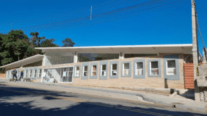 Professor de Ilhabela pede demissão após pressão por aula com mitologias africana e grega