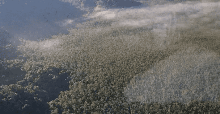 Pesquisadores analisam formação em Ubatuba que pode ser resultado da queda de asteroide há 30 mil anos. Entenda a investigação.