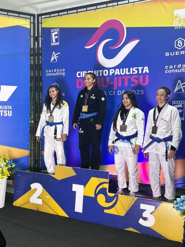 Atletas de Caraguatatuba conquistam 18 medalhas na terceira etapa do Circuito Paulista de Jiu-Jitsu