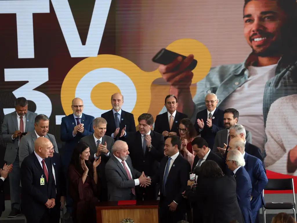 Lula assina lançamento da TV 3.0, que vai precisar de conversor