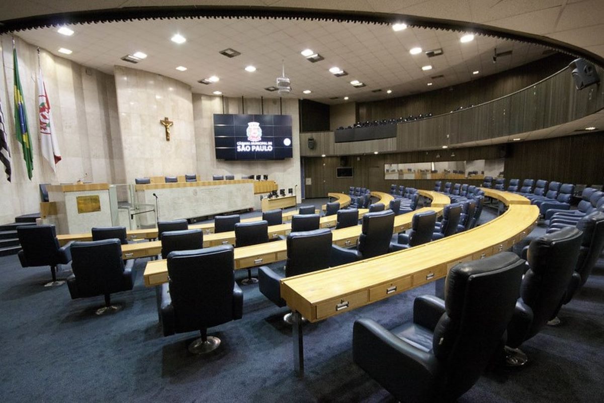 As lideranças de bancada da Câmara Municipal de São Paulo decidiram restringir a reunião do colégio de líderes somente a vereadores. O encontro, que ocorre nas
