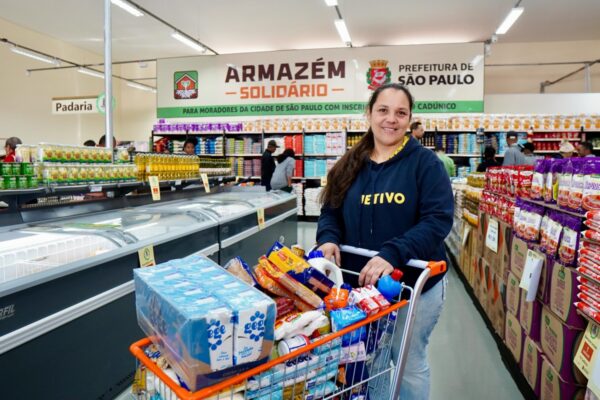 A prefeitura de São Paulo inaugurou, em M’Boi Mirim, o maior Armazém Solidário da cidade e o primeiro da região, com 765 m² de área e funcionamento de segunda a