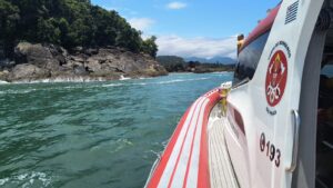 Mulher é encontrada morta no mar em São Sebastião, SP