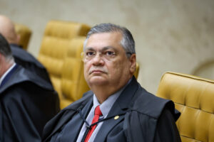 Dino reitera decisão sobre leis estrangeiras e esclarece impossibilidade de aplicá-las no Brasil: ‘Inviável’