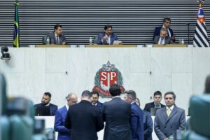 A Assembleia Legislativa de São Paulo (Alesp) aprovou na noite desta terça-feira (26/8) um projeto de lei apresentado pelo governo Tarcísio de Freitas (Republic