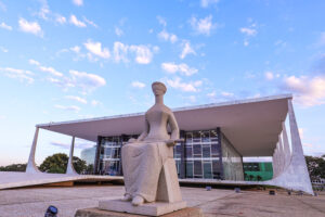 Política  
    Julgamento de Ramagem no STF ocorre em 2 etapas; entenda
      Primeiro, Corte analisa suposto golpe de Estado, abolição do Estado Democrático e