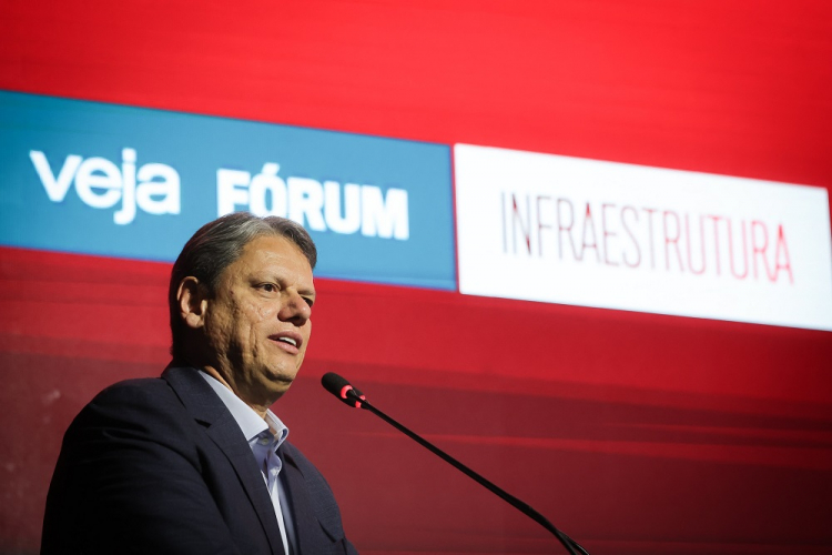 Quinze dias após prisão de Bolsonaro, Tarcísio segue em agenda reforçada com empresários e religiosos