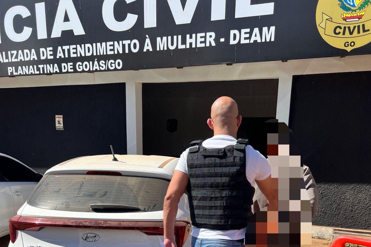A Polícia Civil de Goiás (PCGO) apreendeu em flagrante um adolescente de 17 anos acusado de ameaçar de morte a própria avó, de 71 anos, em Planaltina (GO), no E