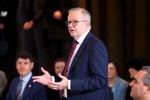 O primeiro-ministro australiano, Anthony Albanese, acusou nesta terça-feira (26/8) o Irã de orquestrar ataques antissemitas na Austrália. Em resposta, afirmou q
