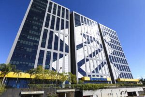A Advocacia-Geral da União (AGU) solicitou à Polícia Federal a abertura de um inquérito para investigar a disseminação de notícias falsas que miram o Sistema Fi