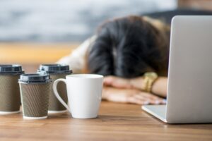 Toma café e continua sem disposição? Entenda as possíveis causas
