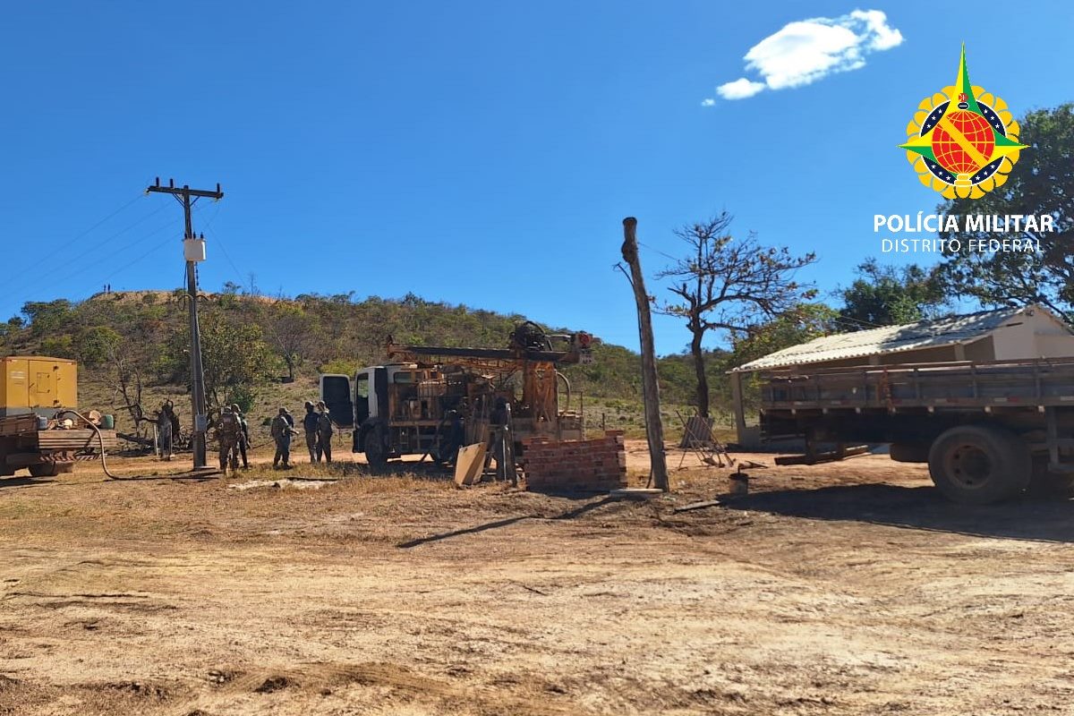 A Polícia Militar do Distrito Federal (PMDF) e o Instituto Brasília Ambiental (Ibram) flagraram duas barragens ilegais na área rural de Planaltina, no leito do