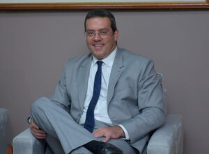 Prefeito agride jornalistas depois de ser cobrado sobre obra em Macapá; vídeo