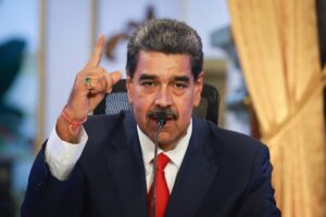 Venezuela manda navios ao mar em meio a pressão dos EUA contra Maduro