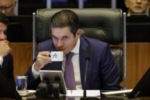 Anistia ao 8/1 também é principal dor de cabeça para Motta nas redes