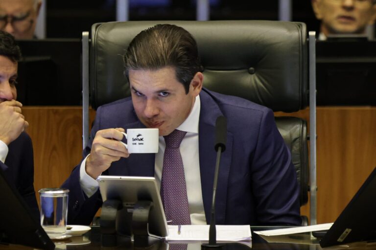 Anistia ao 8/1 também é principal dor de cabeça para Motta nas redes