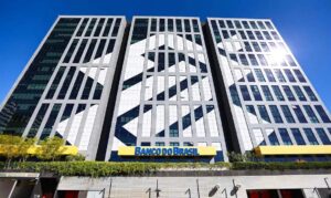 Dino ‘apavora’, e bancos perdem valor