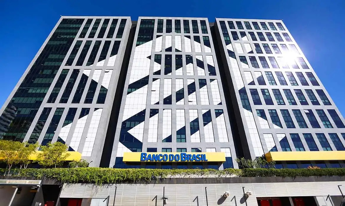 Dino ‘apavora’, e bancos perdem valor