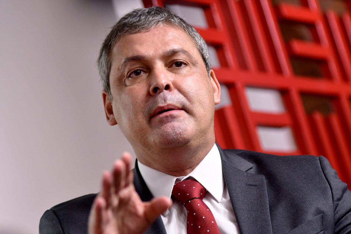 Líder do PT na Câmara dos Deputados, Lindbergh Farias afirmou que o partido é contra a Proposta de Emenda à Constituição (PEC) que prevê o fim do foro privilegi