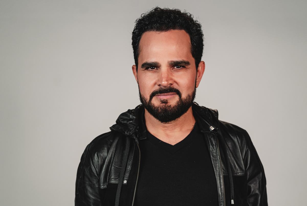 O cantor Luciano Camargo, irmão e dupla de Zezé Di Camargo, surpreendeu a todos nas redes sociais, ao publicar uma homenagem para o seu grande amor.
    Leia ta