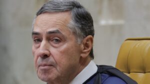 Barroso trabalhou em escritório que tentará reverter sanções de Trump ao Brasil