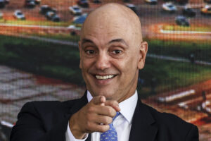 Dino barra efeitos de decisões estrangeiras sem chancela da Justiça brasileira