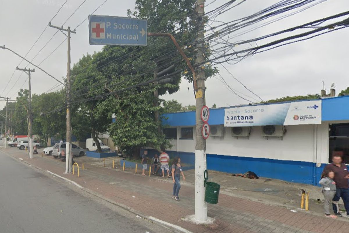 Uma paciente que aguardava atendimento no Pronto-Socorro municipal Dr. Lauro Ribas Braga Santana, localizado na Rua Voluntários da Pátria, 943, em Santana, na z