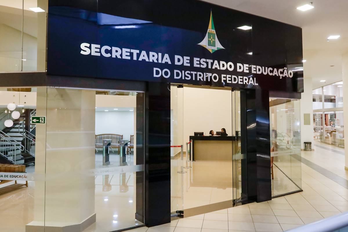 Está publicado o edital do concurso para professores temporários da Secretaria de Educação do Distrito Federal (SEDF).
São ofertadas vagas em cadastro reserva p