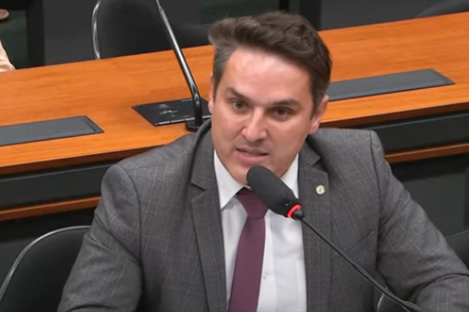 O líder da oposição na Câmara dos Deputados, Zucco (PL-RS), declarou nesta quarta-feira (13/8) que a Medida Provisória (MP) de contingenciamento para proteção d