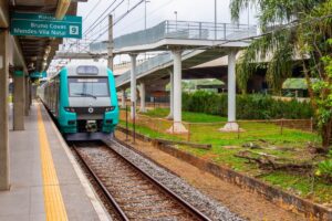 Duas linhas de trem amanhecem com lentidão após falha em equipamentoSP oferece vacina contra o sarampo em estações de trem e metrôMulheres vítimas de violência