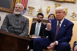 Trump cumpre tarifaço de 50% sobre Índia por compra do petróleo russo