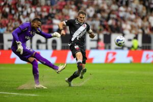 Vasco e Botafogo se enfrentam, nesta quarta-feira (27/8), às 21h30. O jogo, válido pela ida das quartas de final da Copa do Brasil, será disputado em São Január
