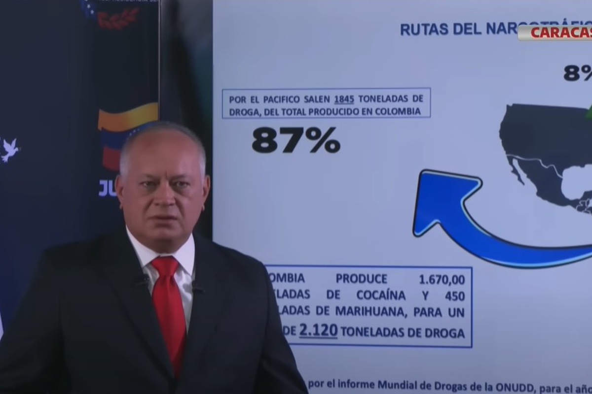 O governo venezuelano anunciou, nessa segunda-feira (25/8), que vai realizar o envio de 15 mil militares para a região da fronteira com a Colômbia. O anúncio of