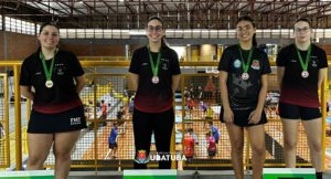 Ubatuba conquista pódios no tênis de mesa em Pindamonhangaba