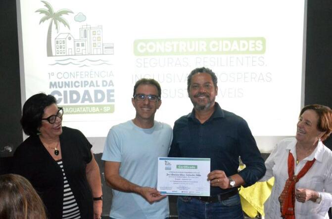 Os 13 delegados titulares, 13 suplentes, que foram eleitos na Conferência Municipal das Cidades, realizada em abril deste ano em Caraguatatuba e membros da Comi