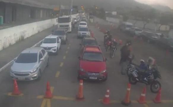 Travessia São Sebastião/Ilhabela está paralisada desde 1h16 da madrugada em função de fortes ventos