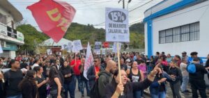 Servidores de Caraguatatuba fazem paralisação e protesto por reajuste salarial – THMais – Você por dentro de tudo