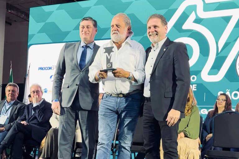 Toninho Colucci recebe pelo 3º ano consecutivo o Prêmio Governador Franco Montoro na categoria Fiscal