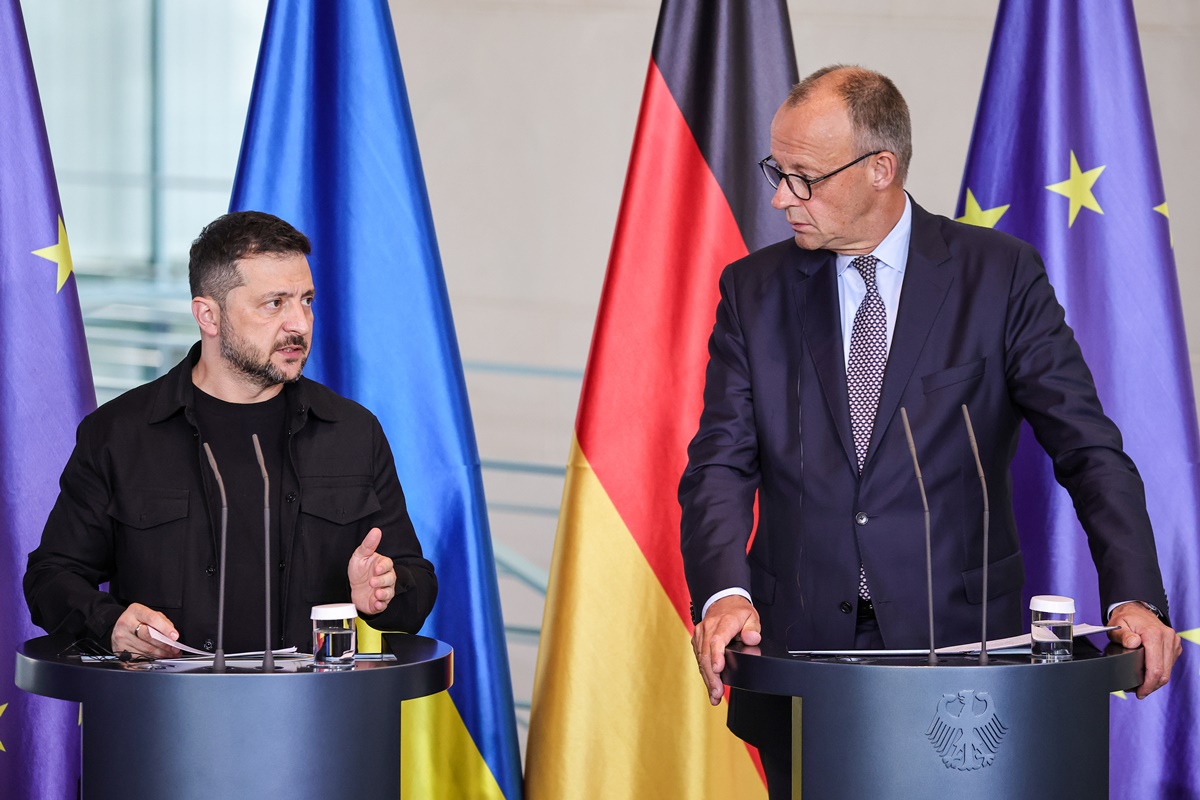 O presidente ucraniano, Volodymyr Zelensky, afirmou que os Estados Unidos estão prontos para apoiar o país no que diz respeito aos entraves de um cessar-fogo na