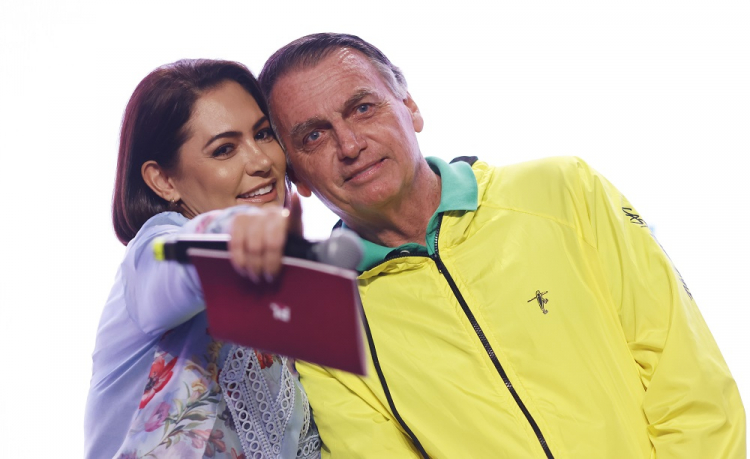 Além da ex-primeira-dama, Michelle, o ex-presidente Jair Bolsonaro pretende lançar à disputa pelo Senado o filho Carlos Bolsonaro, hoje ver