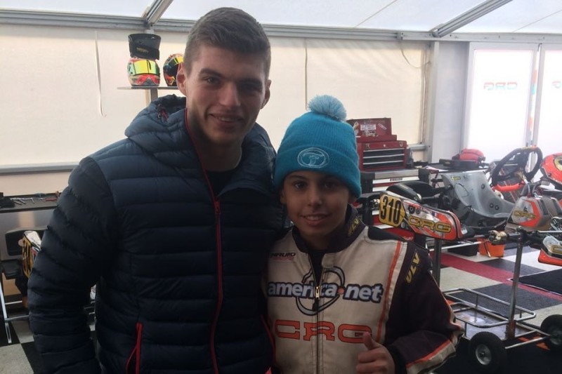 F1 - Verstappen relembra primeiro encontro com Bortoleto, durante foto no kart: "Rimos disso até hoje"